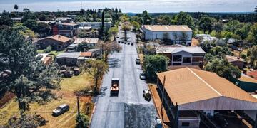 La Dirección Provincial de Vialidad ejecuta obras en las localidades de Eldorado y Puerto Iguazú.-