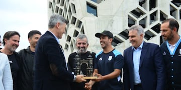 El medallista fue recibido en la Casa de Gobierno.