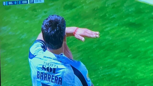 Diego Barrera haciendo la T en el festejode su gol con Central Córdoba ante Belgrano en Alberdi (Captura de TV)