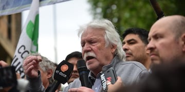 Masiva movilización del Suoem a cargo de Rubén Daniele.