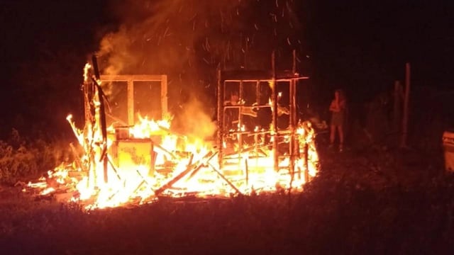 Incendio en barrio Colinas: investigan si fue provocado por un ataque de celos. Gentileza: DIario de Carlos Paz