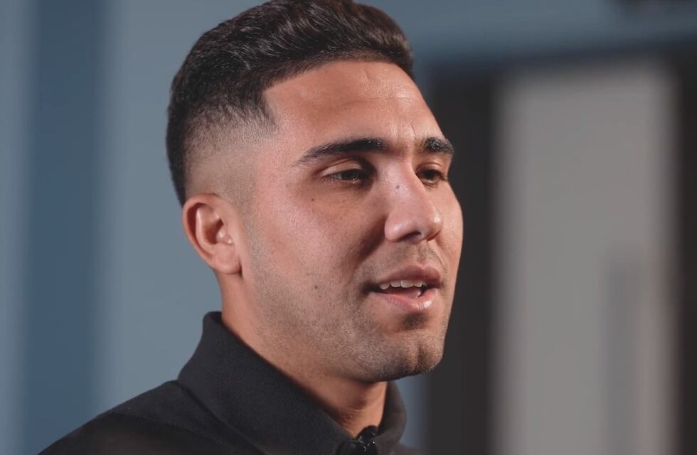 “Bebelo” Reynoso volvió a Estados Unidos y pidió disculpas por su ausencia de cuatro meses