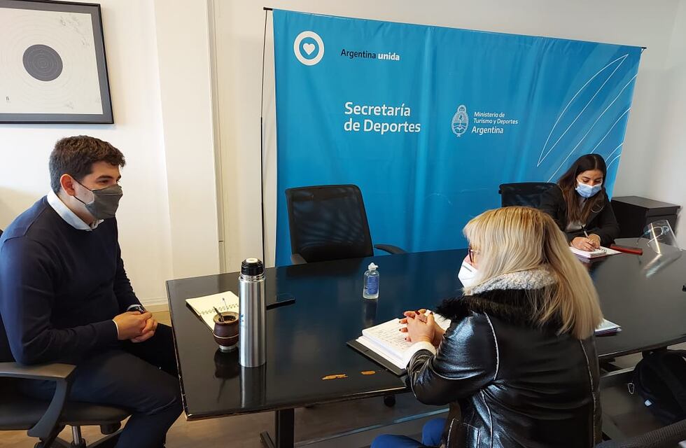 Fontana: Patricia Rodas firmó acuerdos con Nación para mejorar la infraestructura deportiva de la ciudad