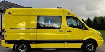 Puerto Iguazú: arribó al país la unidad de traslados que fue adquirida por Bomberos Voluntarios.