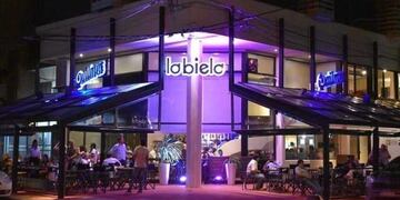 Los bares nocturnos son los más perjudicados por los límites horarios que impuso el Gobierno.