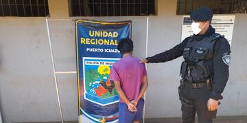 Terminó detenido tras sustraer elementos de un polideportivo.