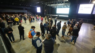 Juntos por el Cambio, molesto por la demora en la carga de datos.