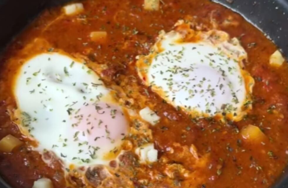 Cómo hacer una sabrosa shakshuka en solo 10 minutos: la receta del plato árabe más fácil de preparar