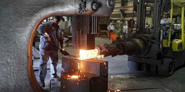 Industria.  Se registró un retroceso del 4,7 por ciento en la industria manufacturera. (Archivo)
