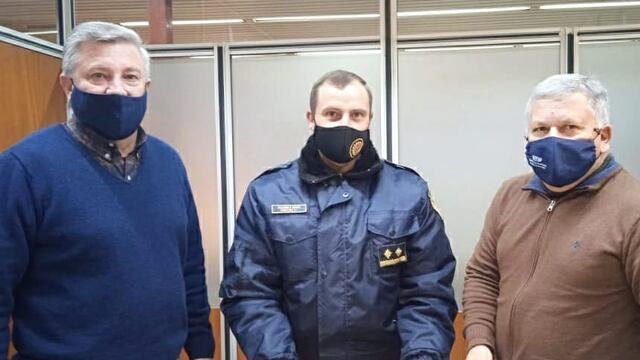 Intendente Arroyito Gustavo Benedetti junto al Subcomisario Bosco