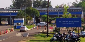 Tras la espera, oficialmente se realizó la apertura del puente internacional Tancredo Neves.