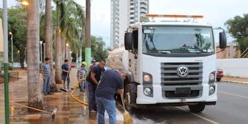 Limpieza de plazas y espacios públicos en Puerto Iguazú.