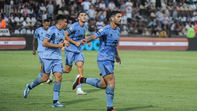Lucas Passerini celebra su gol para el 1-0 de Belgrano sobre Platense, en Vicente López, por Copa de la Liga 2024. (Federico López Claro / La Voz)