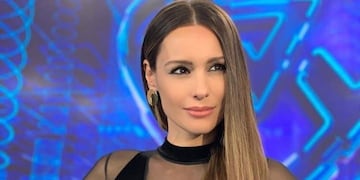 En el mar, Pampita sorprendió con una microbikini extrema y se llevó miles de corazones rojos.