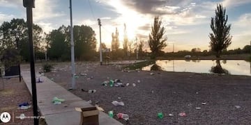 Basura en el laguito de La Consulta