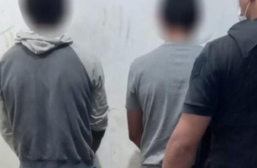 Dos detenidos por violentar físicamente a una mujer y a sus hijas en Colonia Delicia