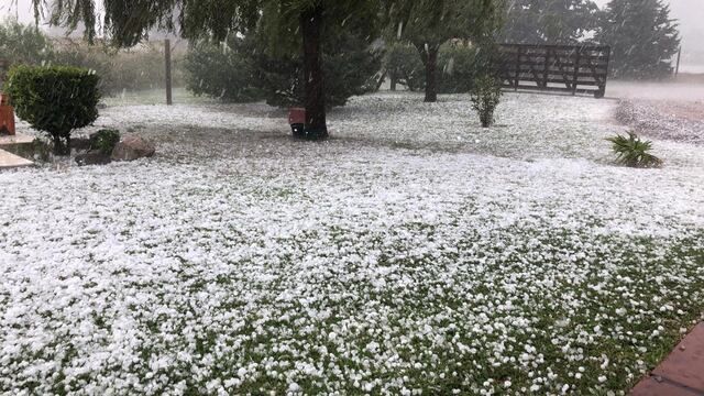 Tormenta. Cayó piedra en Mendiolaza.