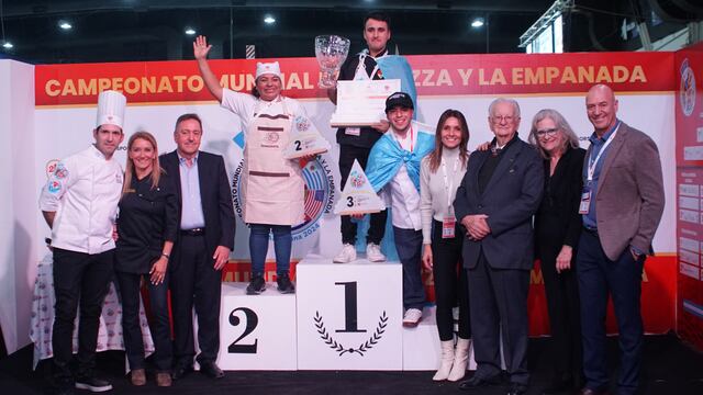 Es de Esquel, dueño de dos pizzerías y ganó el primer Mundial de la Empanada en Argentina.