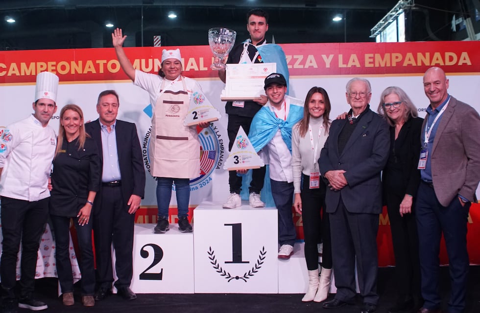 Es de Esquel, dueño de dos pizzerías y ganó el primer Mundial de la Empanada en Argentina