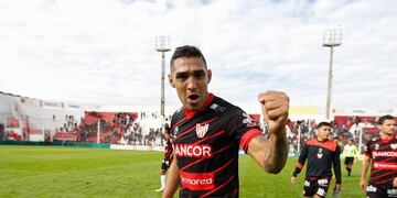 El zaguero Fernando Alarcón, una de las figuras de Instituto en el campeonato. Vuelve ante Estudiantes. (Prensa Instituto).