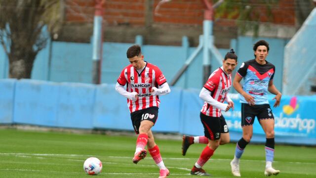 Instituto visita a Brown de Adrogué, por la Primera Nacional. (Foto: Federico López Claro)