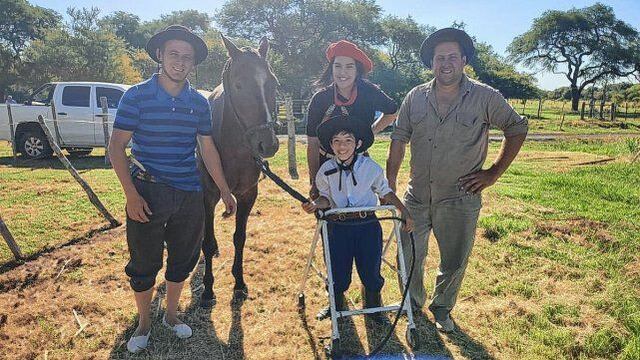 Joaquín recibió un nuevo caballo.