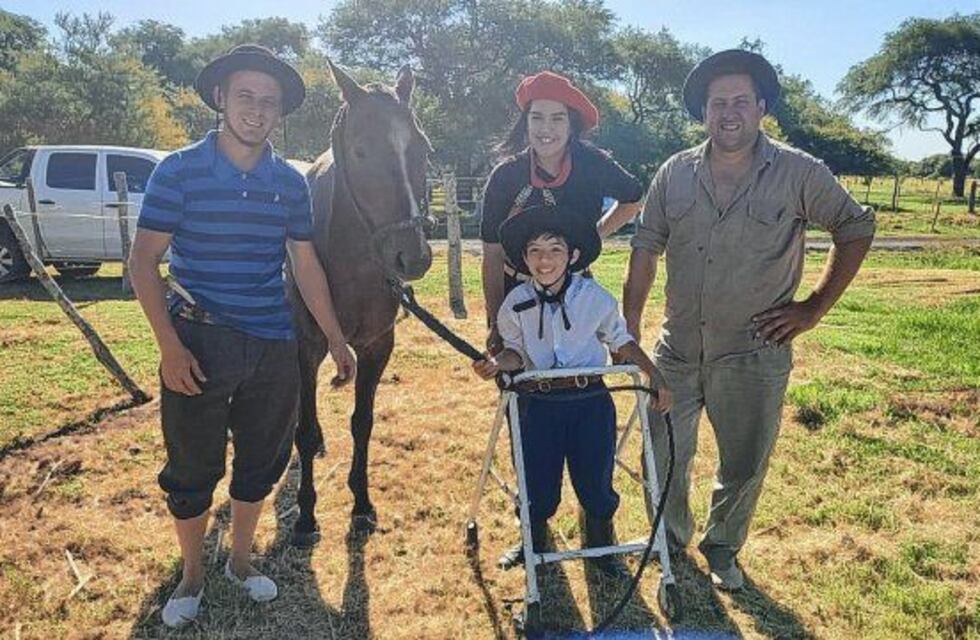 La emotiva reacción de Joaquín, un chico con dificultades motrices al ver a su nuevo amigo: un caballo