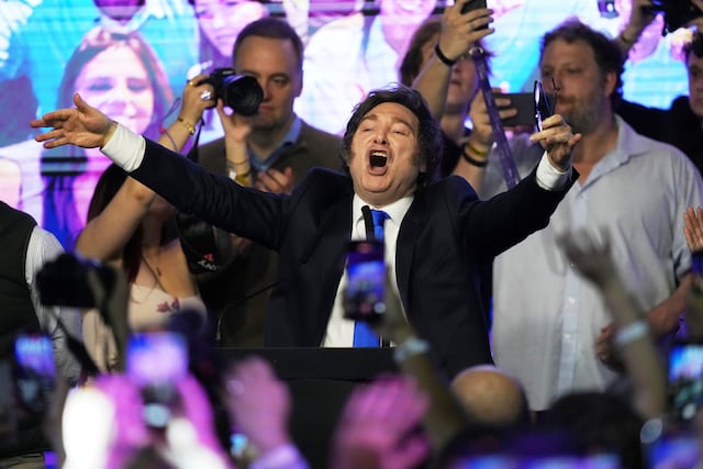 Milei macera el amplio triunfo y se toma más tiempo para definir el gabinete  (AP)