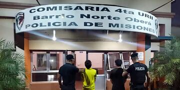 Dos individuos sustrajeron un celular en Oberá y fueron detenidos.
