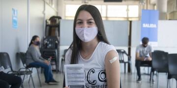 Avanza la vacunación contra el coronavirus en Rosario. (Guillermo Fernández)