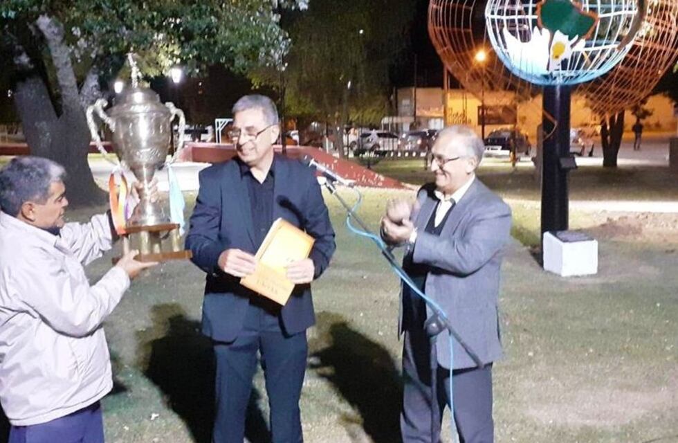 Homenaje en Huinca Renancó: la sorpresa que hizo vibrar de emoción a Santos Laciar