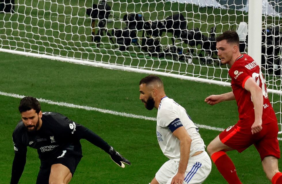 Champions League: el VAR anuló el 1-0 del Real Madrid ante Liverpool y generó polémica