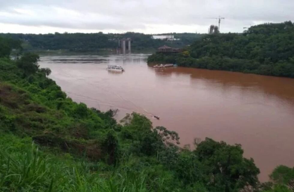 Buscan a un hombre que cayó a las aguas del rio Iguazú
