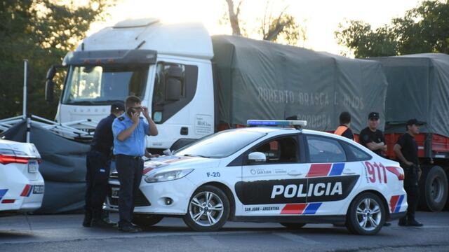 Un hombre en situación de calle fue atropellado en la ruta 20 en San Juan tras correr un melón.