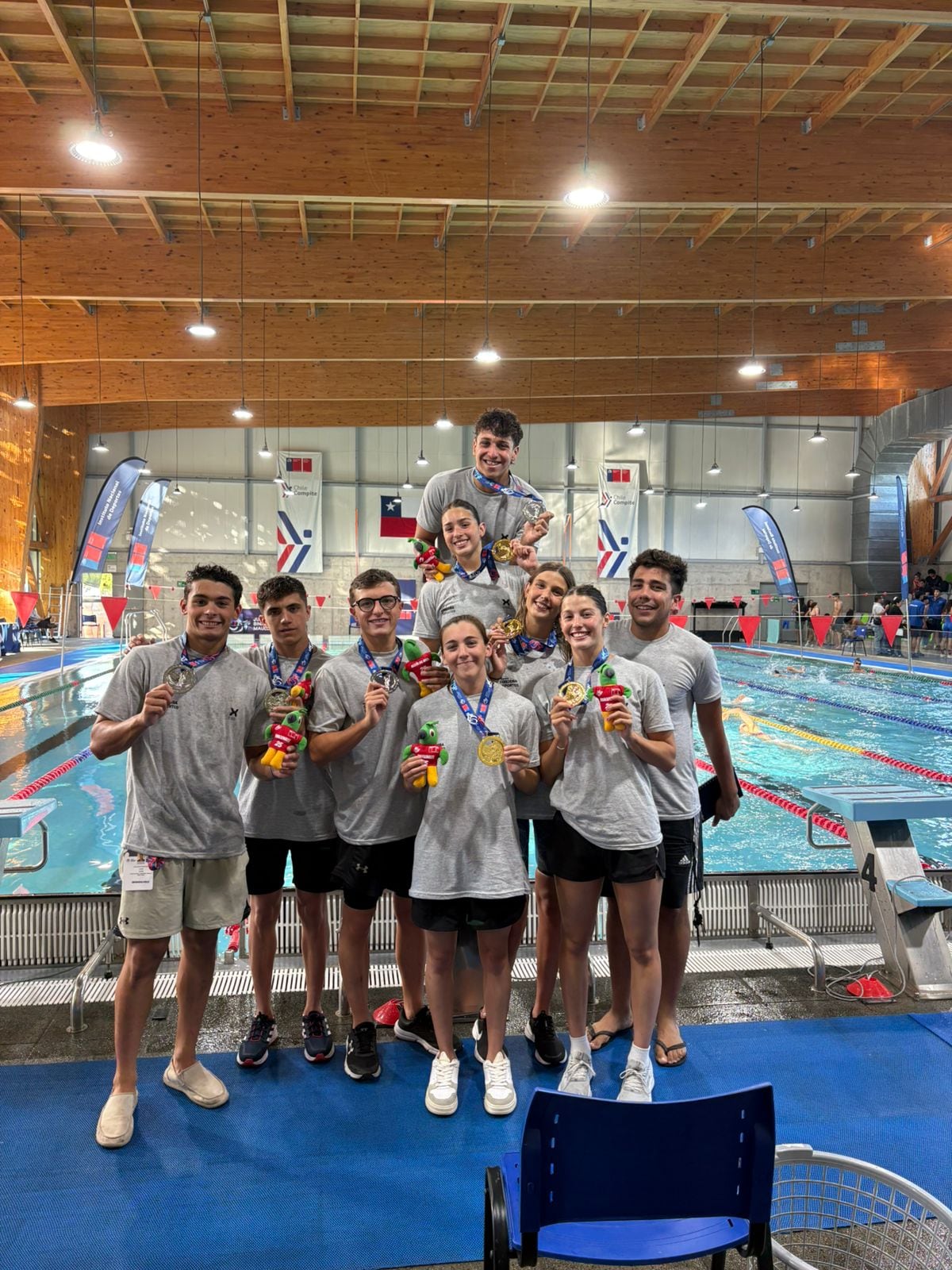 Maximiliano Meubry logró medalla de plata en Relevo 4x100 libre masculino