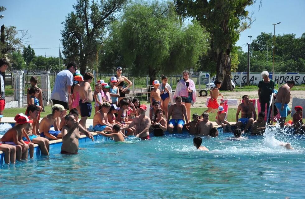 Comenzó a funcionar el Plan Verano 2023 en la pileta municipal