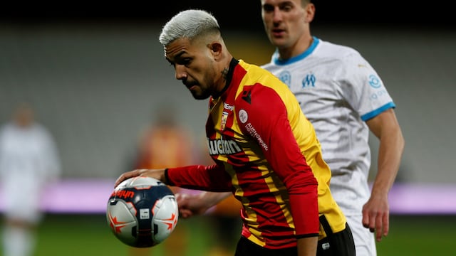 Facundo Medina, el defensor que jugó en Talleres y que ahora está en el Lens de Francia. (AP / archivo)