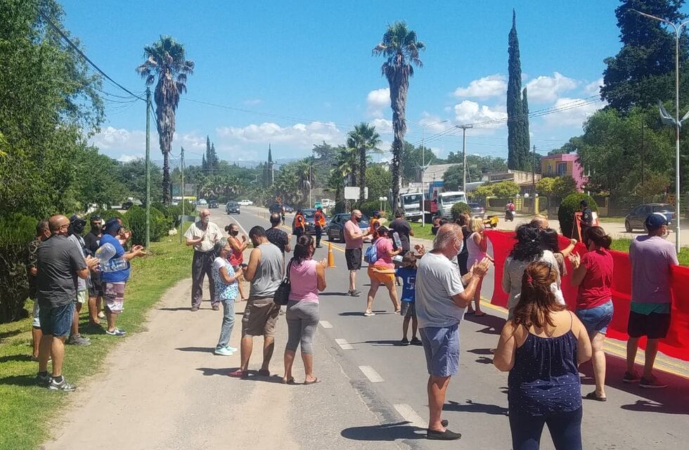 Vecinos de Parque Síquiman exclamaron por “seguridad” frente a la casa del Presidente Comunal Néstor Cuello