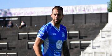 Los dos goles del Turco Hesar no le alcanzaron al Celeste para volver con todo a Río Cuarto.