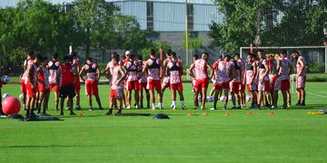 El plantel de Instituto entrenó en el predio de La Agustina, con miras al segundo partido del torneo.