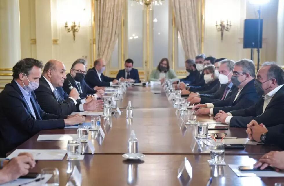 El gobernador Raúl Jalil fue recibido por Manzur y firmaron importantes acuerdos para Catamarca