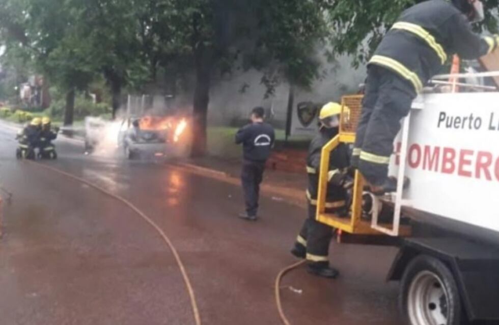 Puerto Libertad: incendió consumió por completo un automóvil