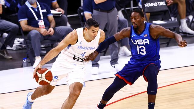 El capitán Luis Scola, una vez más, se erigió en la principal vía de ataque del quinteto de Hernández