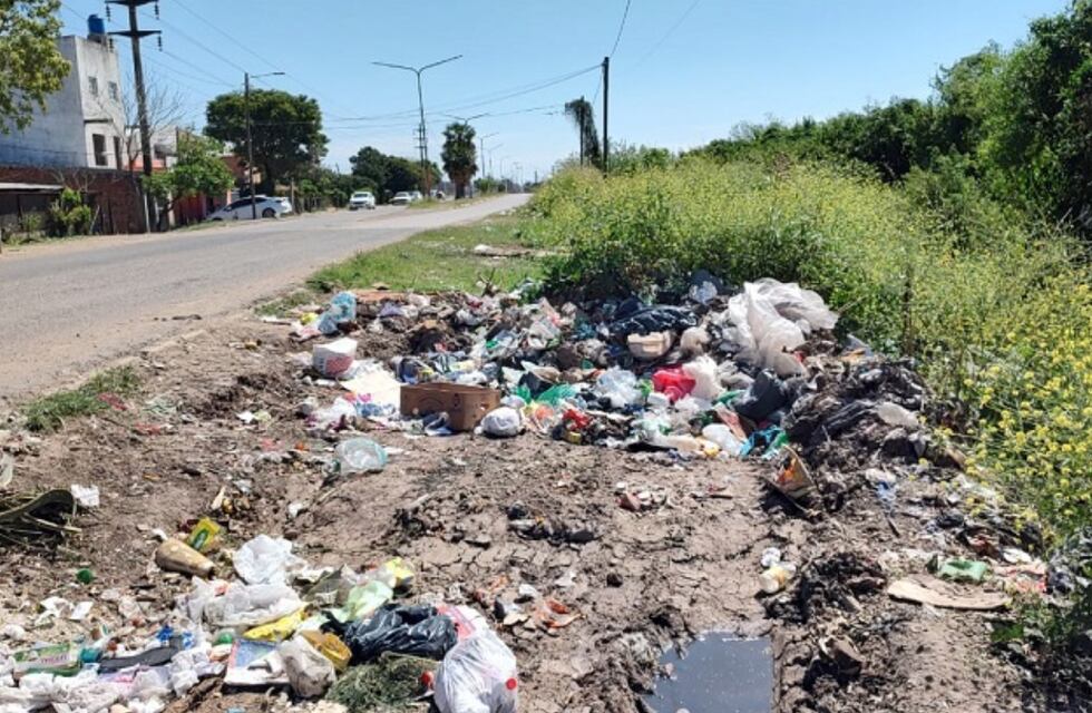 Macabro hallazgo en Rosario: encuentran cadáver envuelto en nylon en un basural