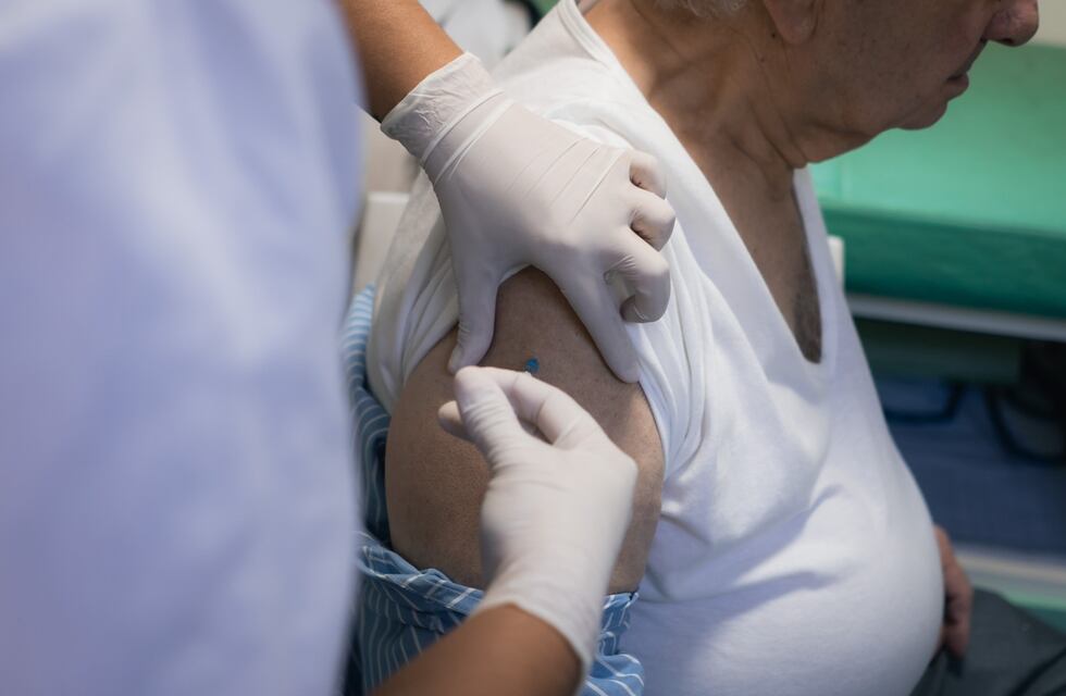 Punta Alta: campaña de vacunación antigripal en la plazoleta del Hospital Municipal