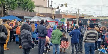 Los docentes continúan las protestas sobre la Av. Uruguay de Posadas.