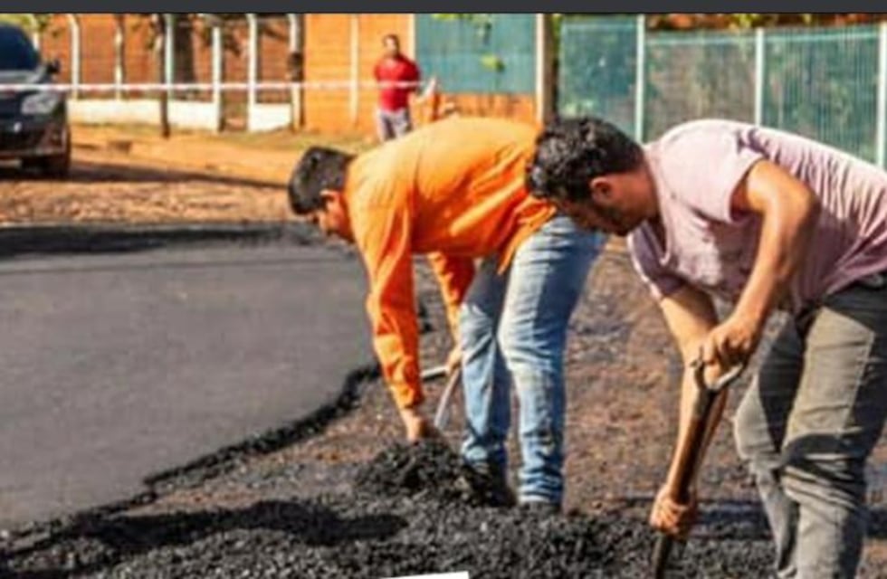 Continúan las obras de asfaltado en Iguazú