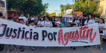 Familiares y amigos de la víctima se movilizaron en barrio Guiñazú para exigir justicia.