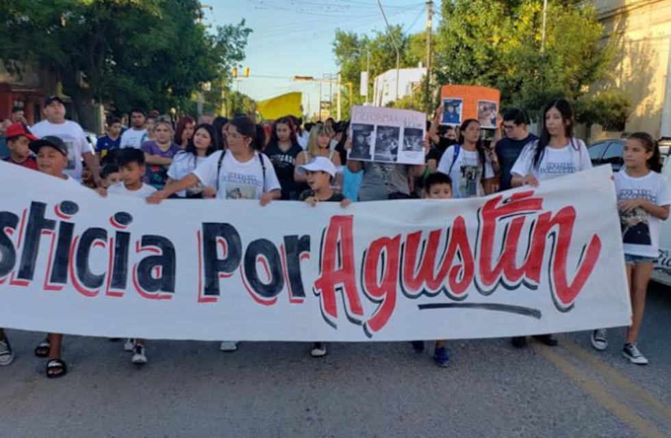 Barrio Guiñazú volvió a marchar por el crimen de Agustín Ávila: “No basta con seis detenciones”