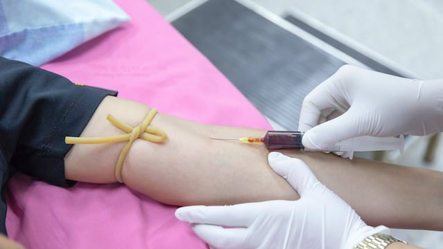 Pueden donar personas de entre 16 y 65 años de edad, con un peso mínimo de 50 kilos.
